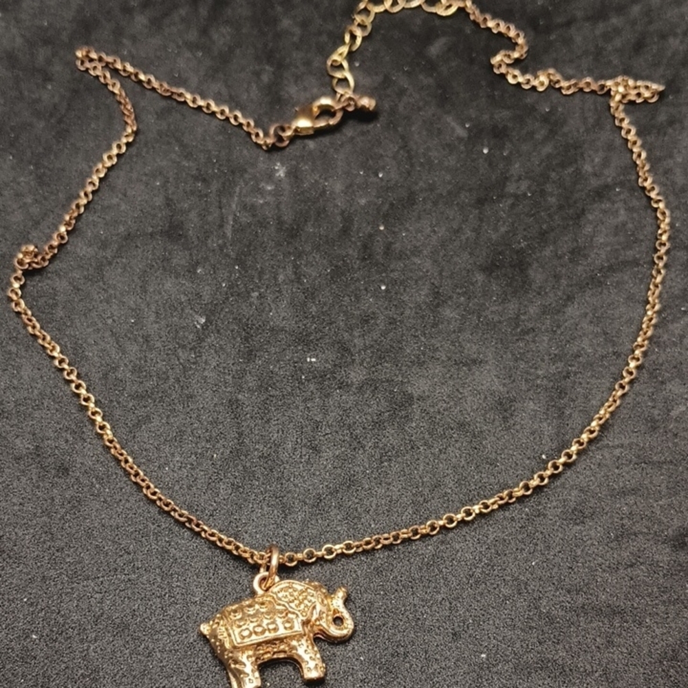 Dainty Gold Tone Elephant Pendant Necklace